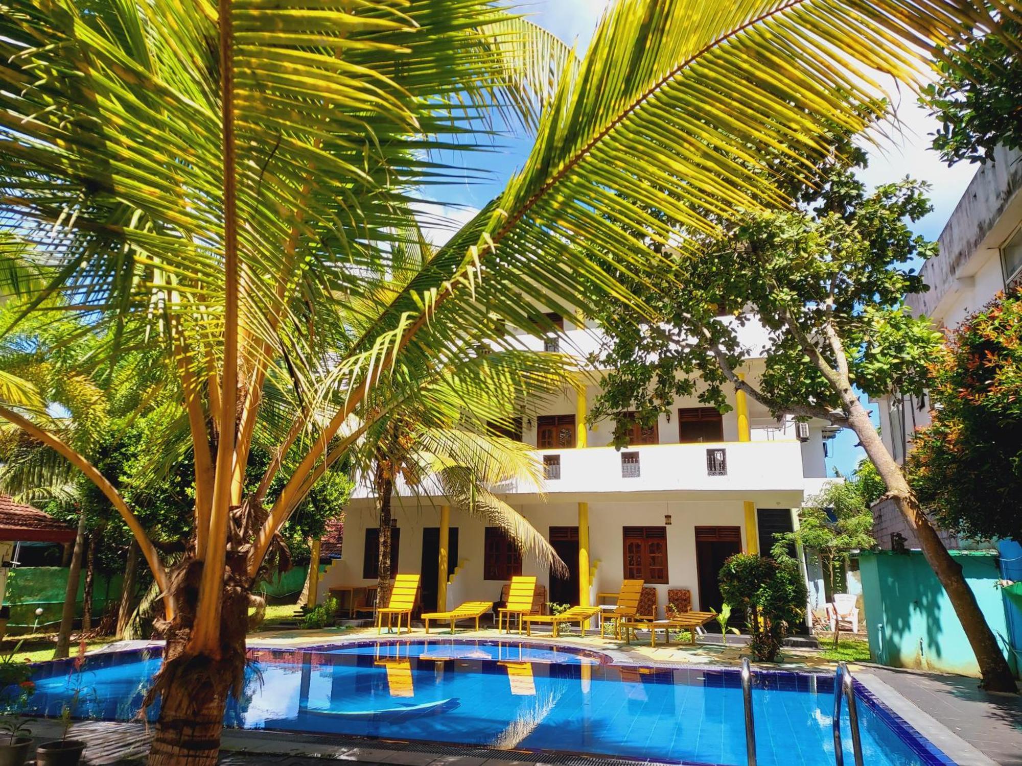 A One Calm Palace Mirissa Exterior foto