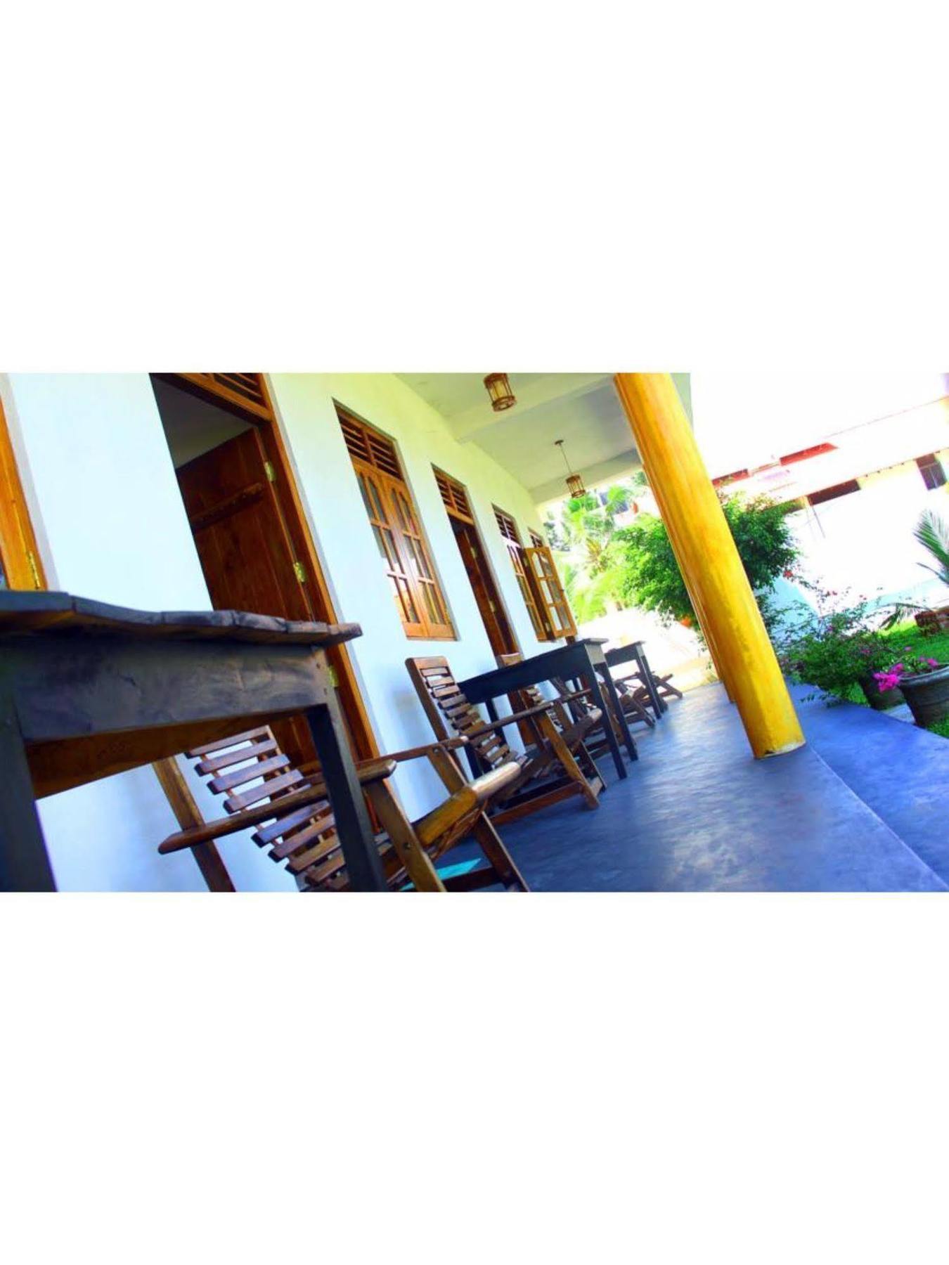 A One Calm Palace Mirissa Exterior foto